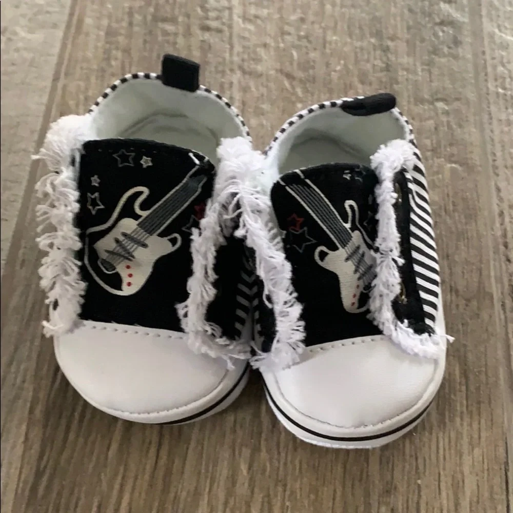 NWOT Little Me shoes, newborn sz 1